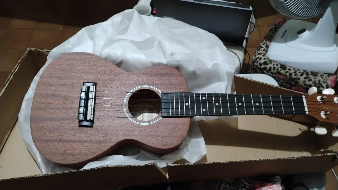 Vendo ukulele novo