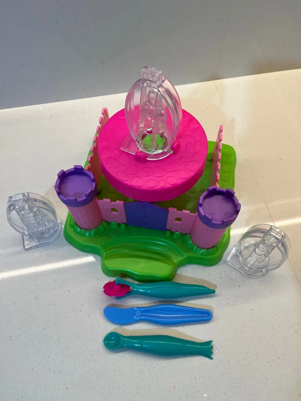 Kit Castelo princesa com Acessórios, não acompanha as massinhas!