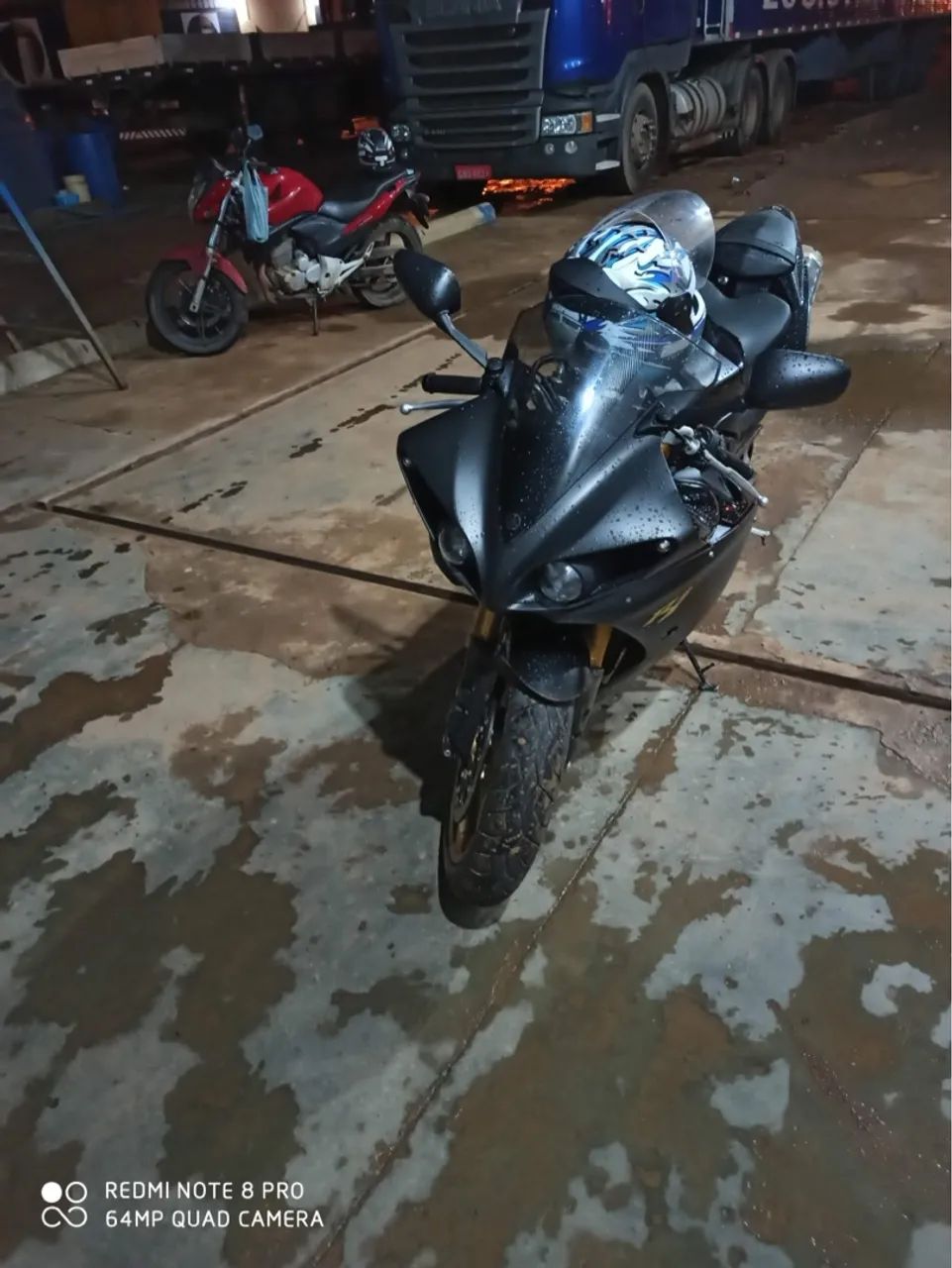 R1 mil cilindradas 
