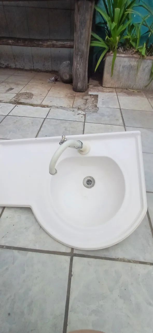 Selling bathroom sink64842098994051121