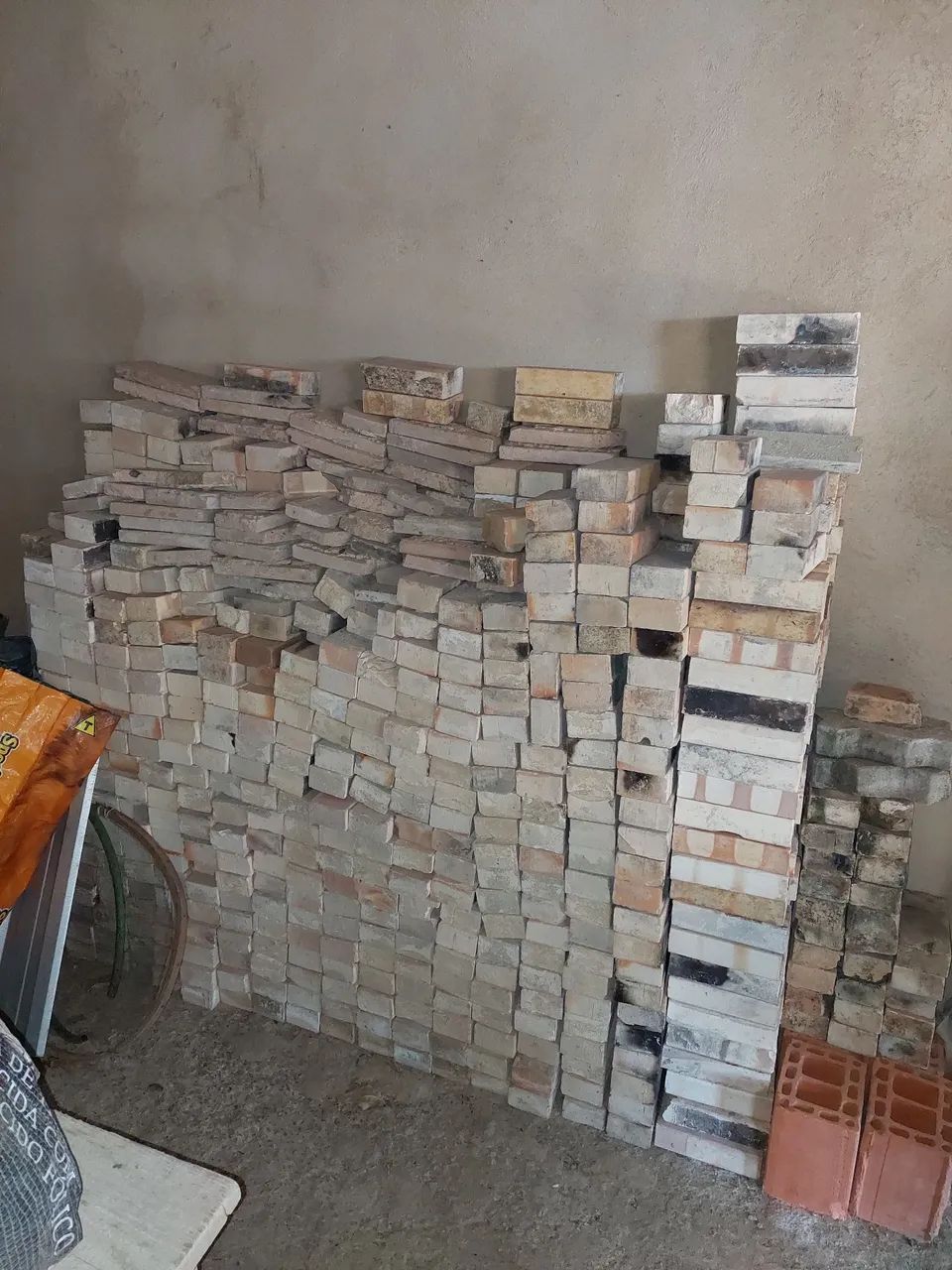 Unidade de Tijolos refratários para construção64960471427587120