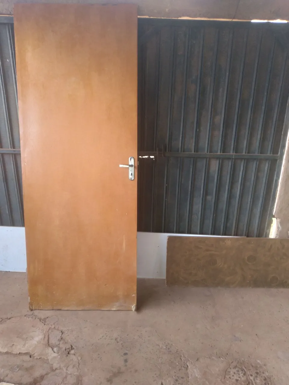 Porta de madeira usada