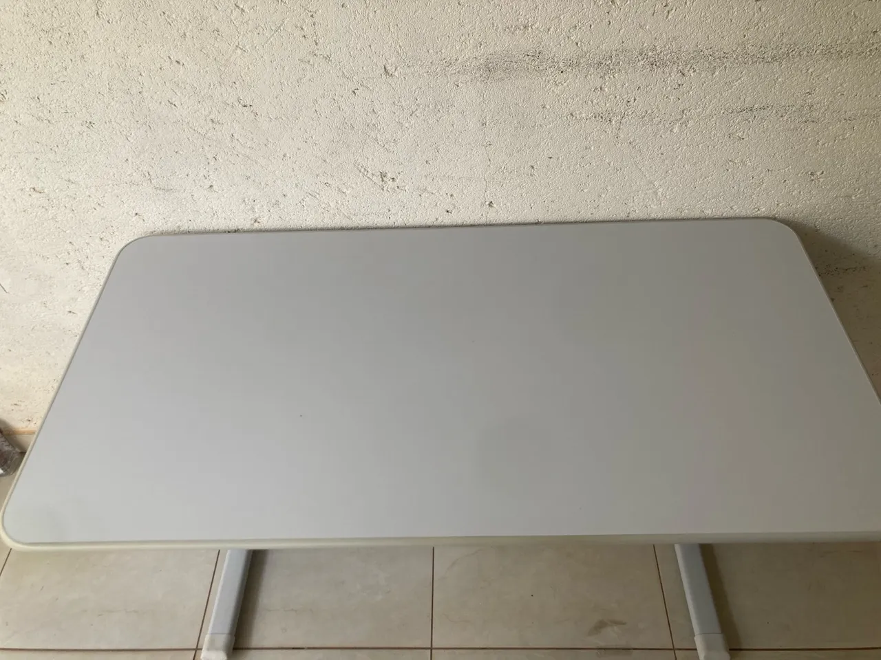 Escrivaninha compacta cinza 