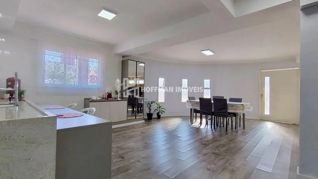 CASA PARA ALUGAR COM 3 QUARTOS, 8 VAGAS DE GARAGEM, PISCINA, CHURRASQUEIRA 230M² DE ÁREA C