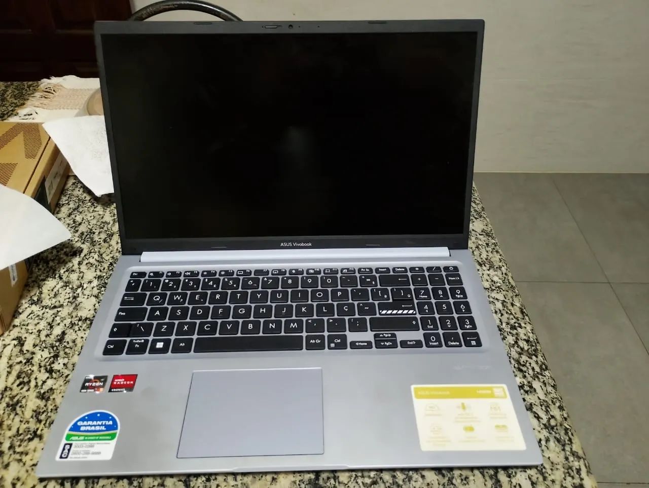 Notebook ASUS VivoBook - Ryzen 5 | Garantia até 2027 | Excelente estado