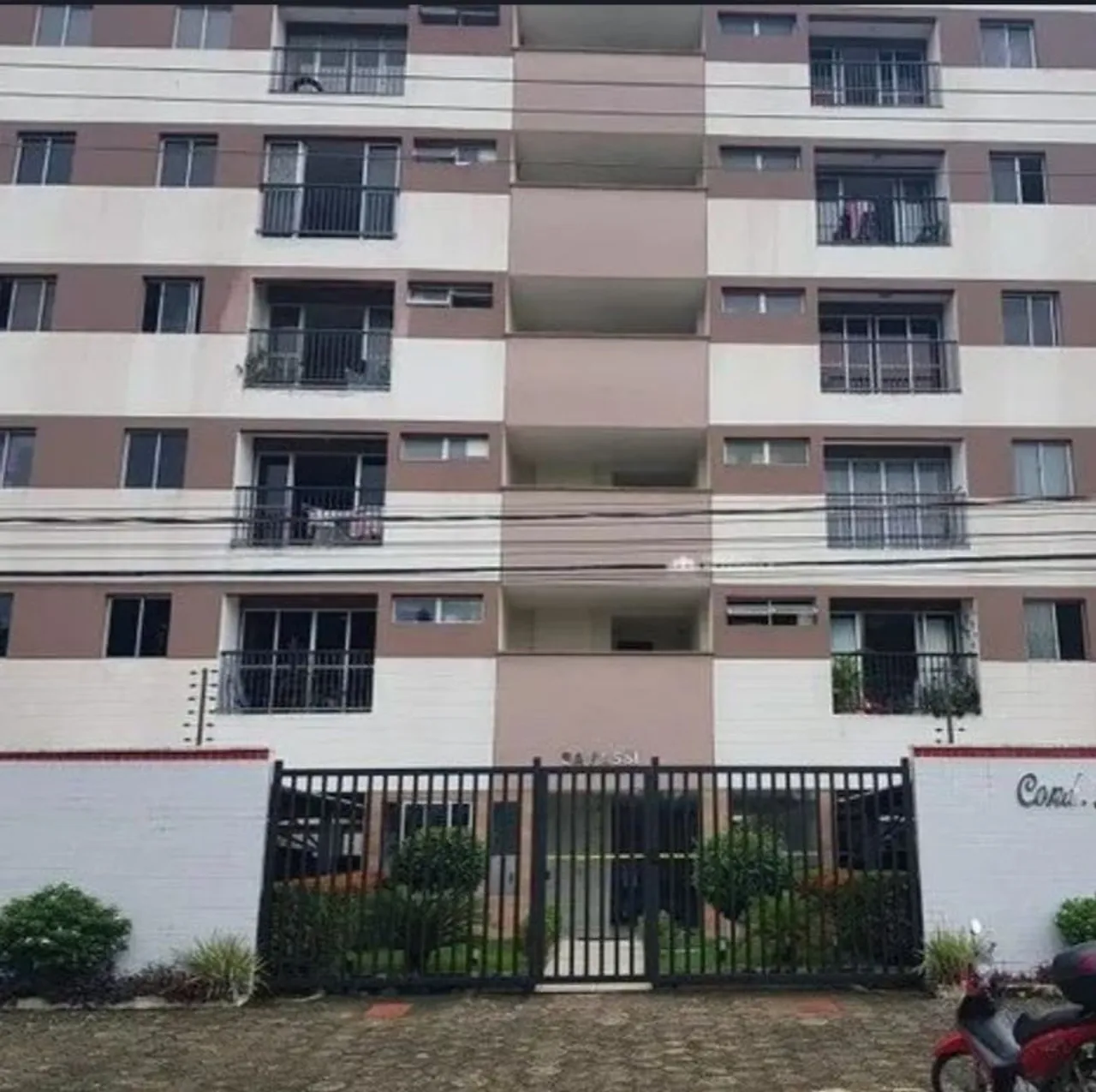 Apartamento semi-mobiliado zona leste ( Próx. à Ufpi e Facid )