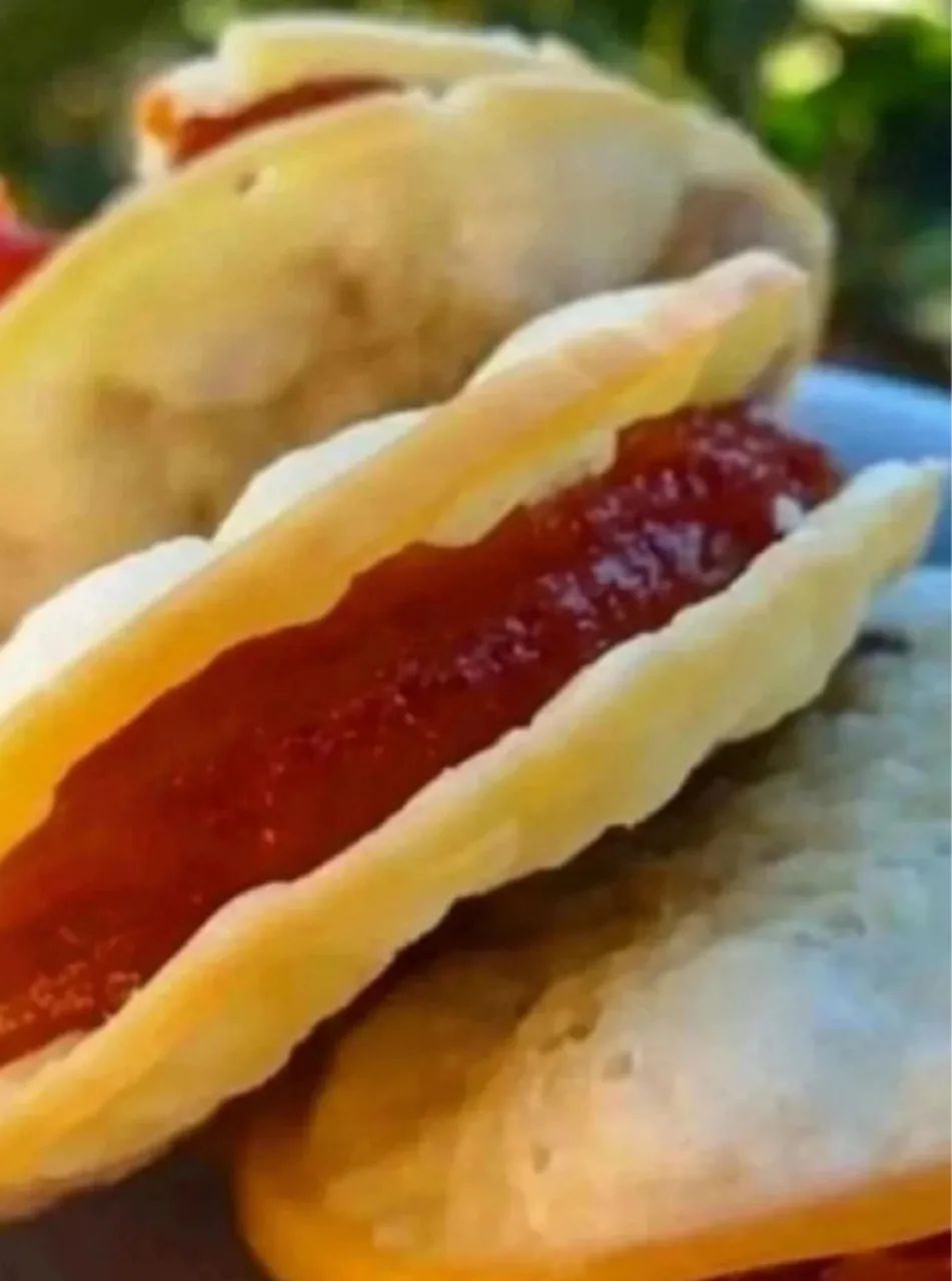 Queijo provolone recheado de goiabada cremosa