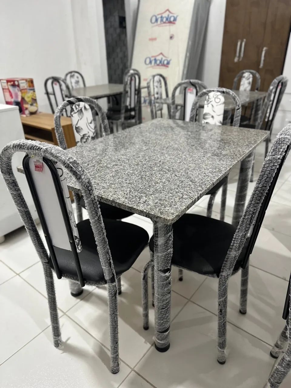 Mesa de jantar 1.10x80 nova e lacradas disponíveis  - Foto 5