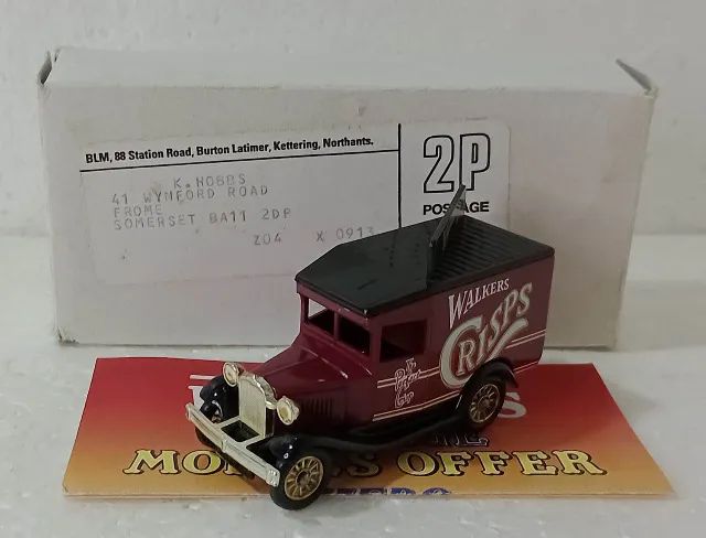 Miniatura Ford Model A Van Walker Crisps (Lledo Days Gone)
