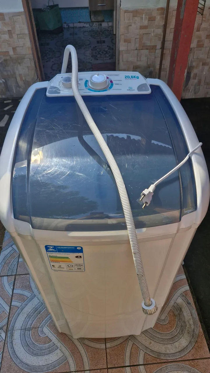 Tanquinho de Lavar Roupa 20,6kg Semi-Novo