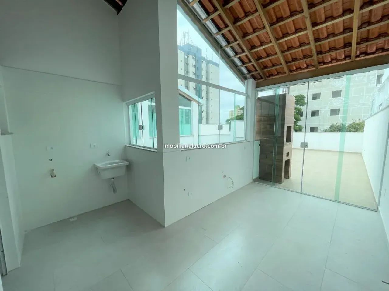 Cobertura Duplex! 2 Dormitórios sendo 1 Suíte, com Elevador! - de 530.000 por R$ 495.000!