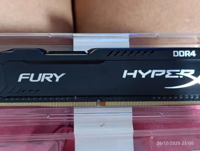 2 pentes de Memória Kingston Fury DDR4 4GB 2400mhz - Usada