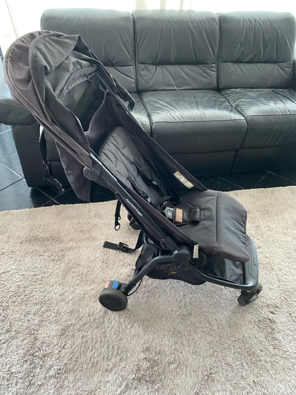 Carrinho de Bebê Dobrável mountain buggy  - Foto 2