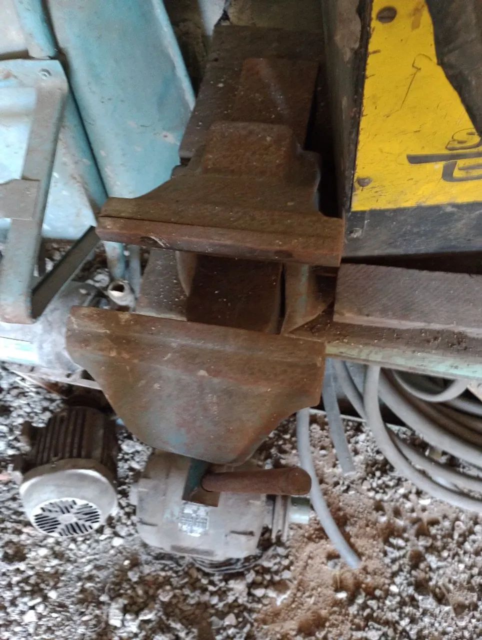 Bancada com Morsa de 8" - Foto 2