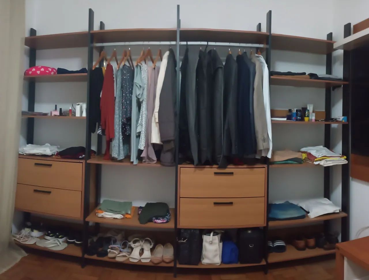Guarda-Roupas com Design Moderno