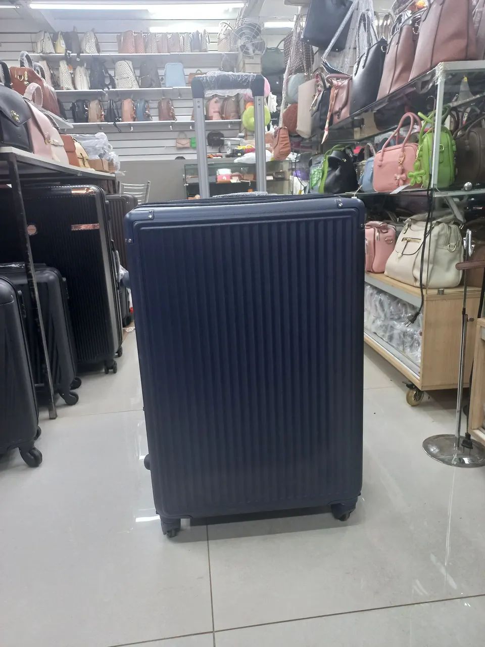MALA PARA 23KG COM ZÍPER DUPLO EXTENSOR SÓ 319! ENTREGO  - Foto 2