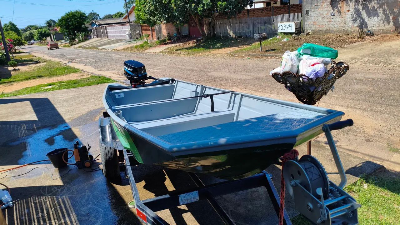 Vendo barco motor 25 mercury e carreta sem placa  - Foto 4