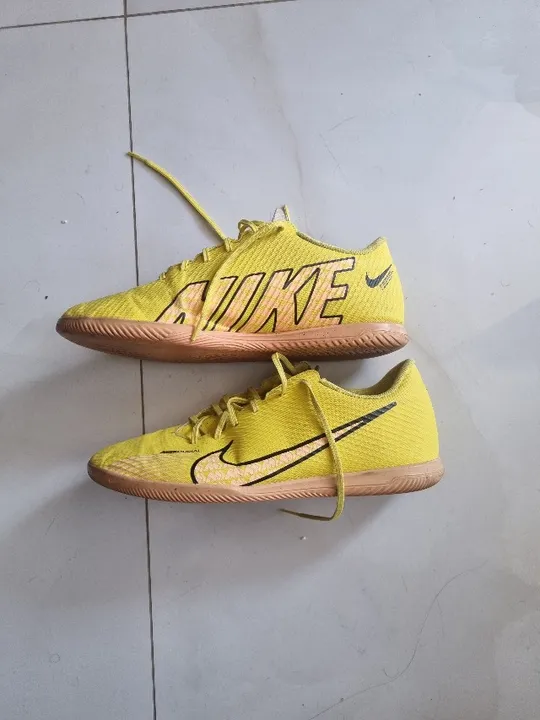 CHUTEIRA NIKE MERCURIAL VAPOR CLUB - 42