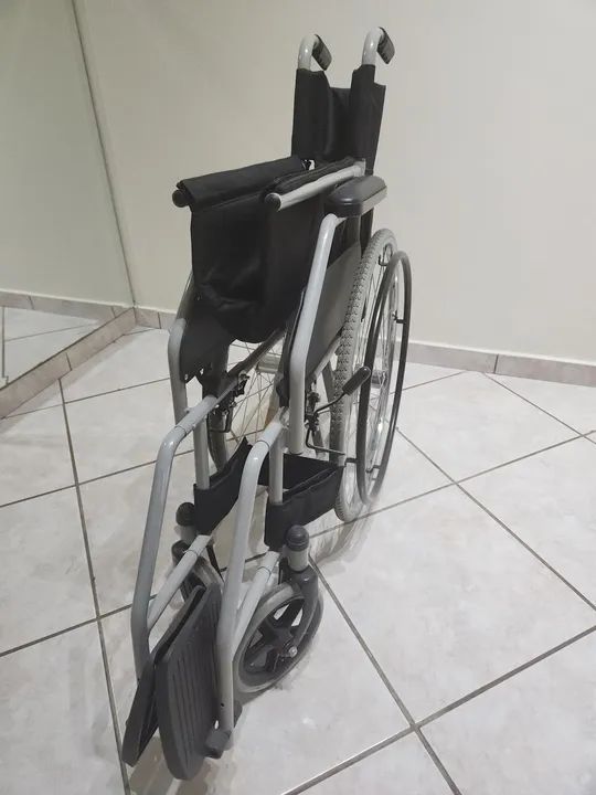Cadeira de rodas dobrável - Foto 4