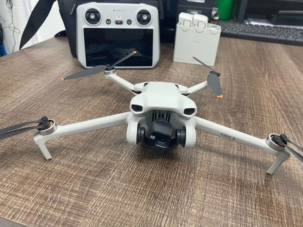 Drone DJI Mini 3 Fly More Combo + Controle com Tela - Foto 3