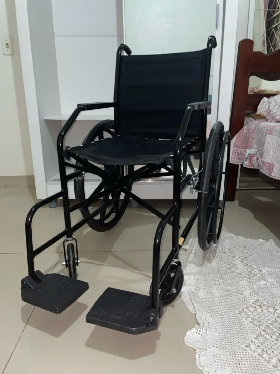 Cadeira de rodas nova