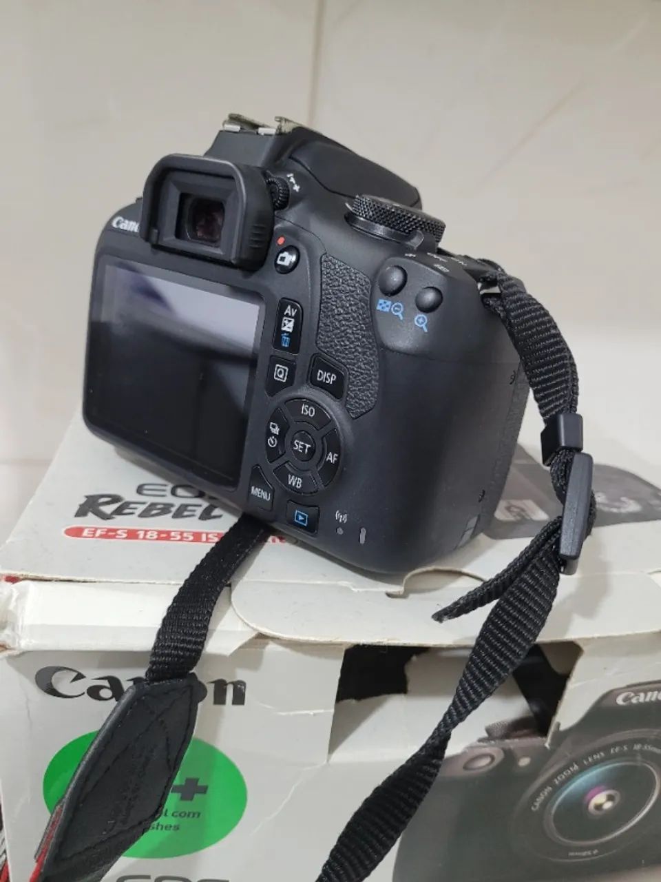 Canon T7