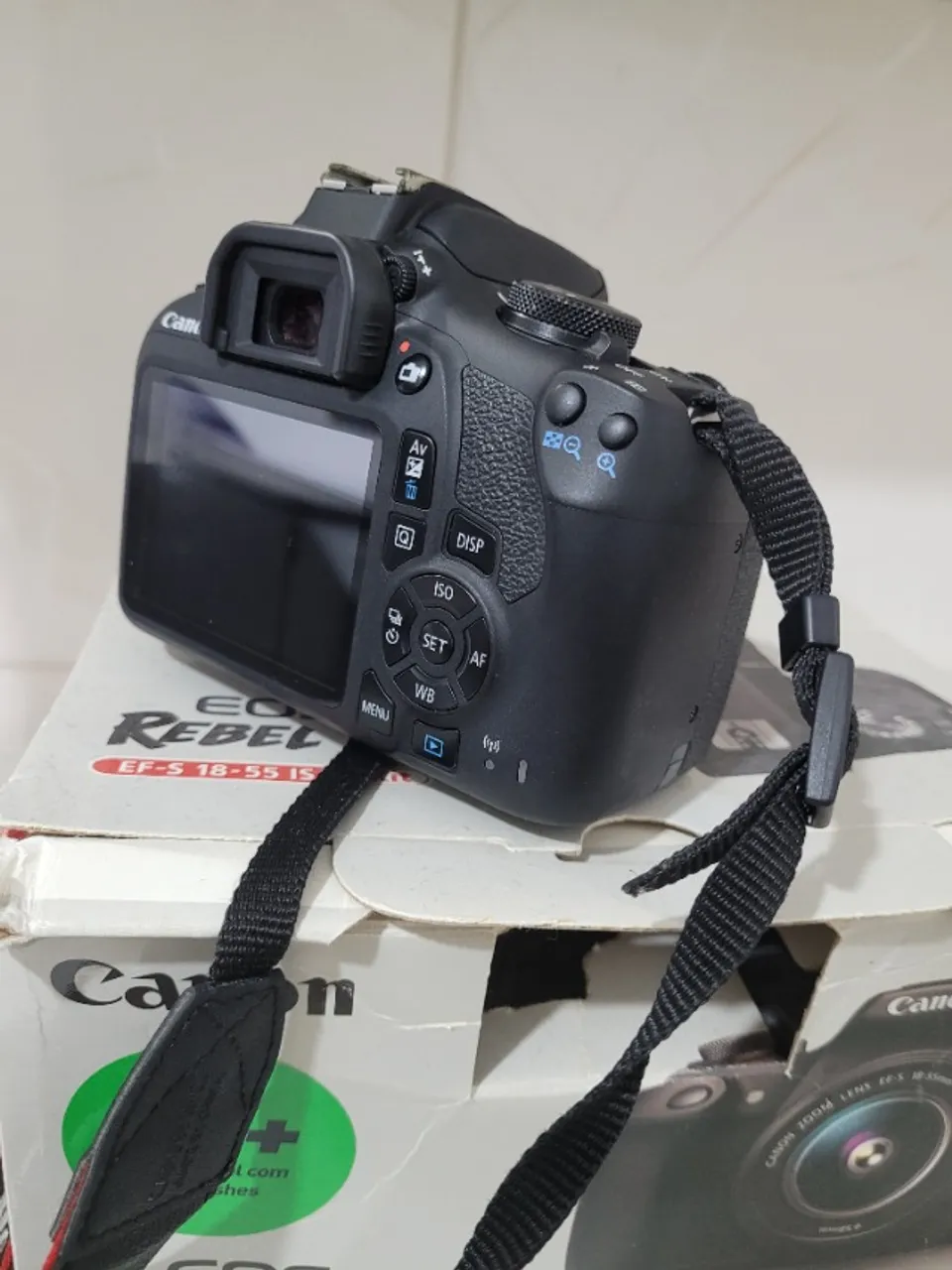 Canon T7