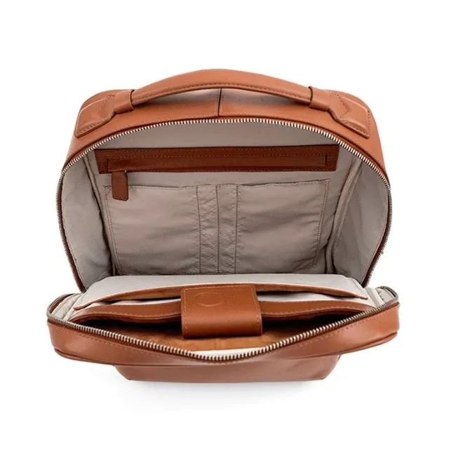 Mochila para MacBook 16'' iPlace, Pampas, Couro Marrom  - Foto 2