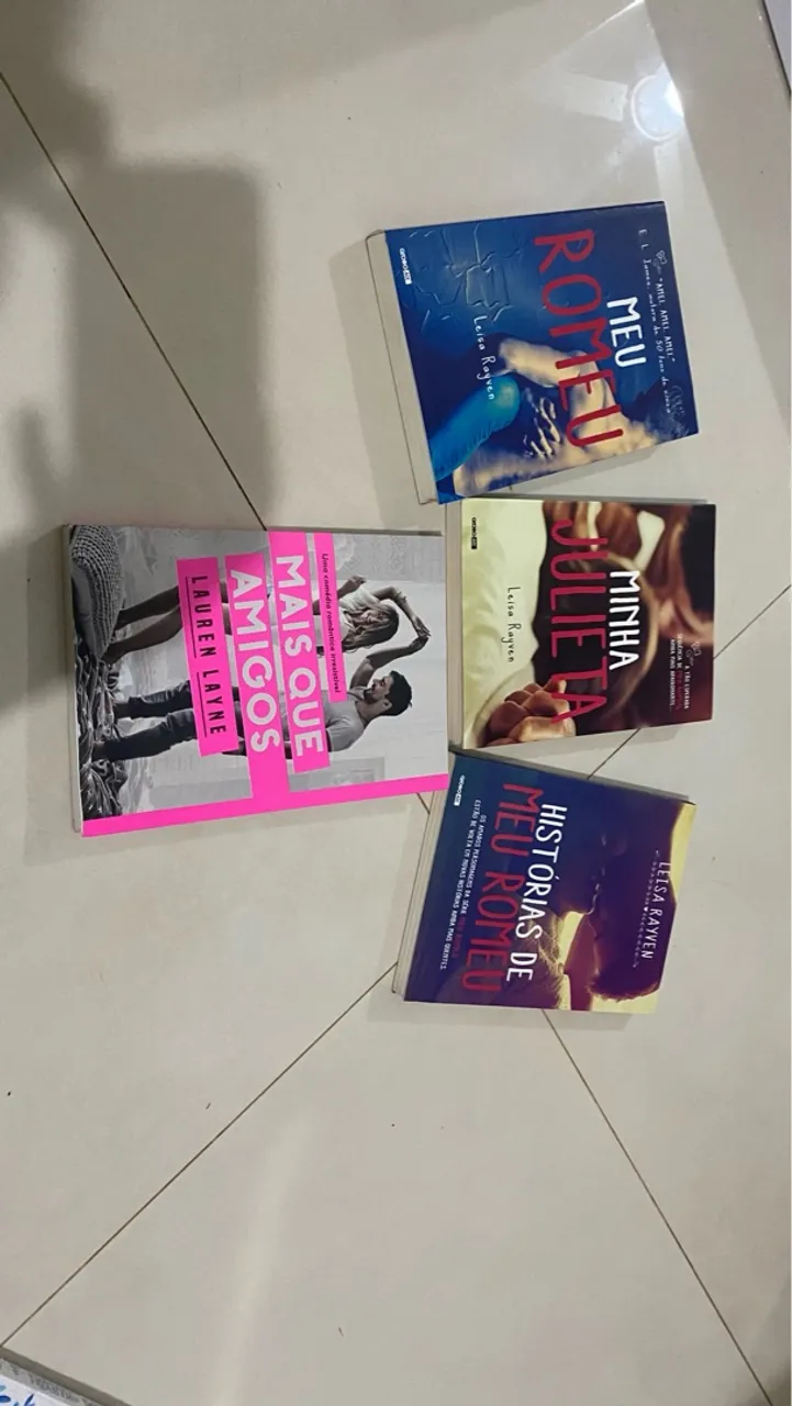 Livros: Meu Romeu, Minha Julieta, Histórias de Meu Romeu e Mais que Amigos