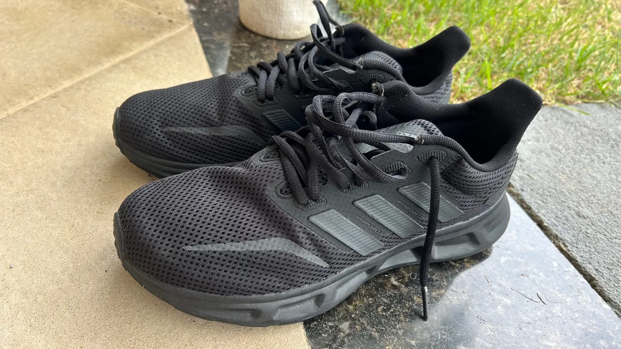 Tênis Adidas