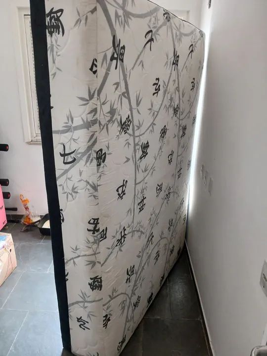 Cama box Casal com Desenho Japonês vai com os pés