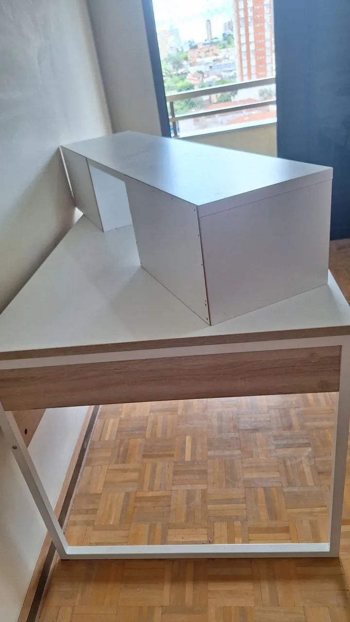 Mesa de Escritório Branca com Prateleira e Gavetas - Foto 4