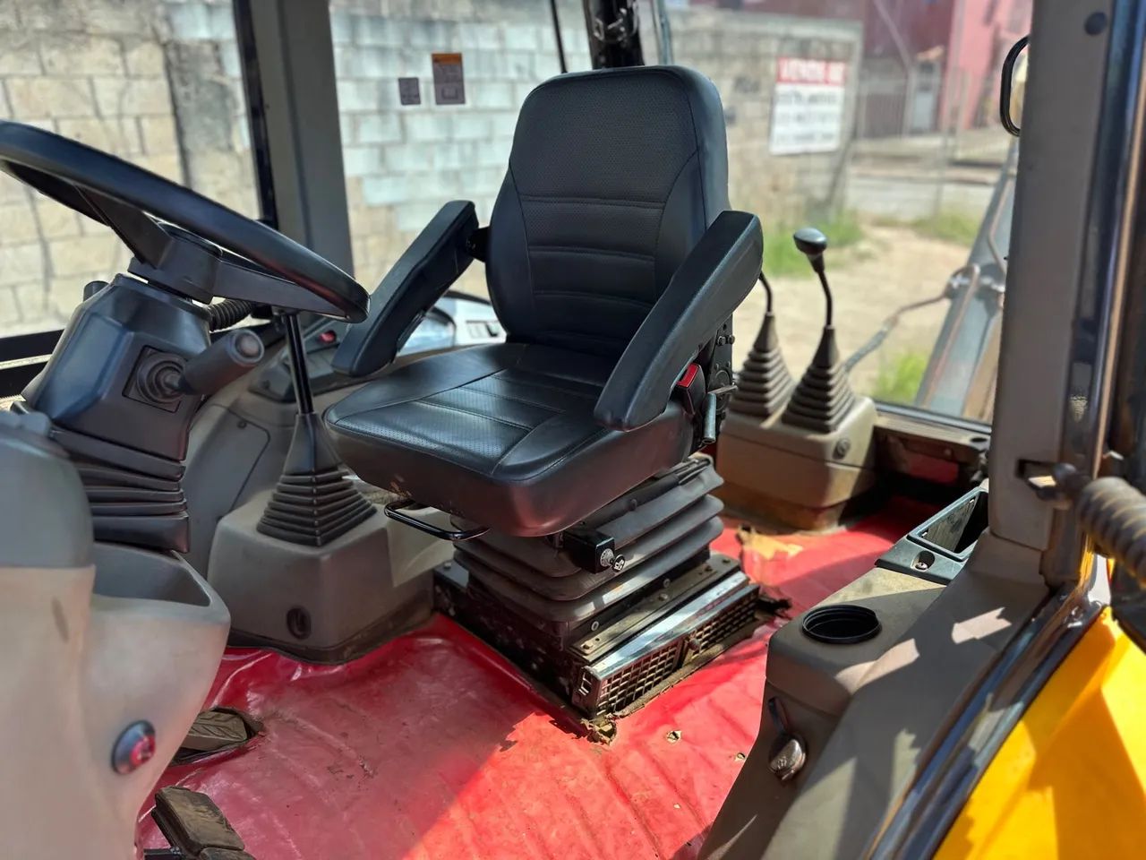 Retro Escavadeira New Holand LB95B- 2014 Turbinada-Cabinada - Foto 5