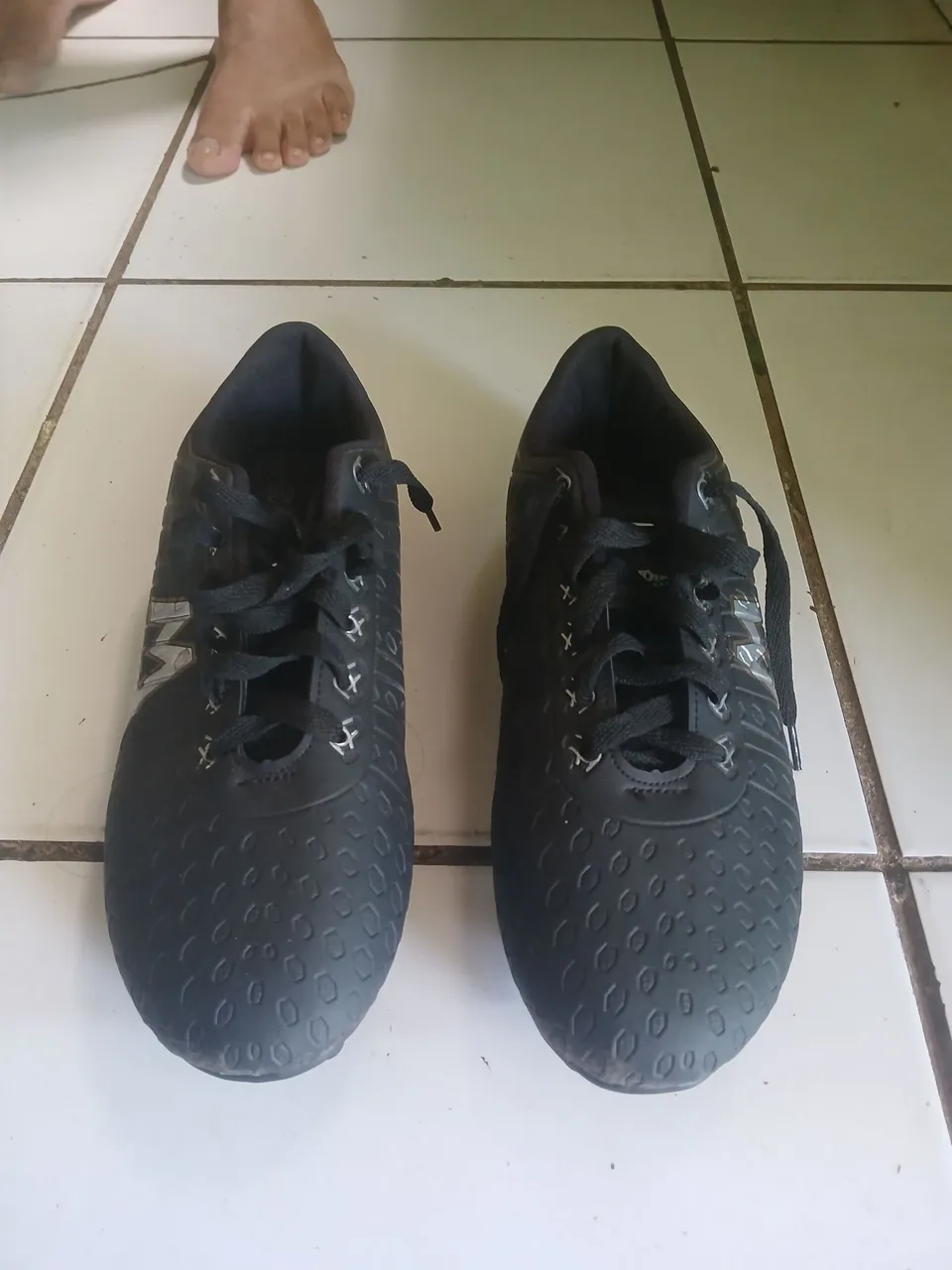 Tênis Esportivo Preto - Conforto e Estilo