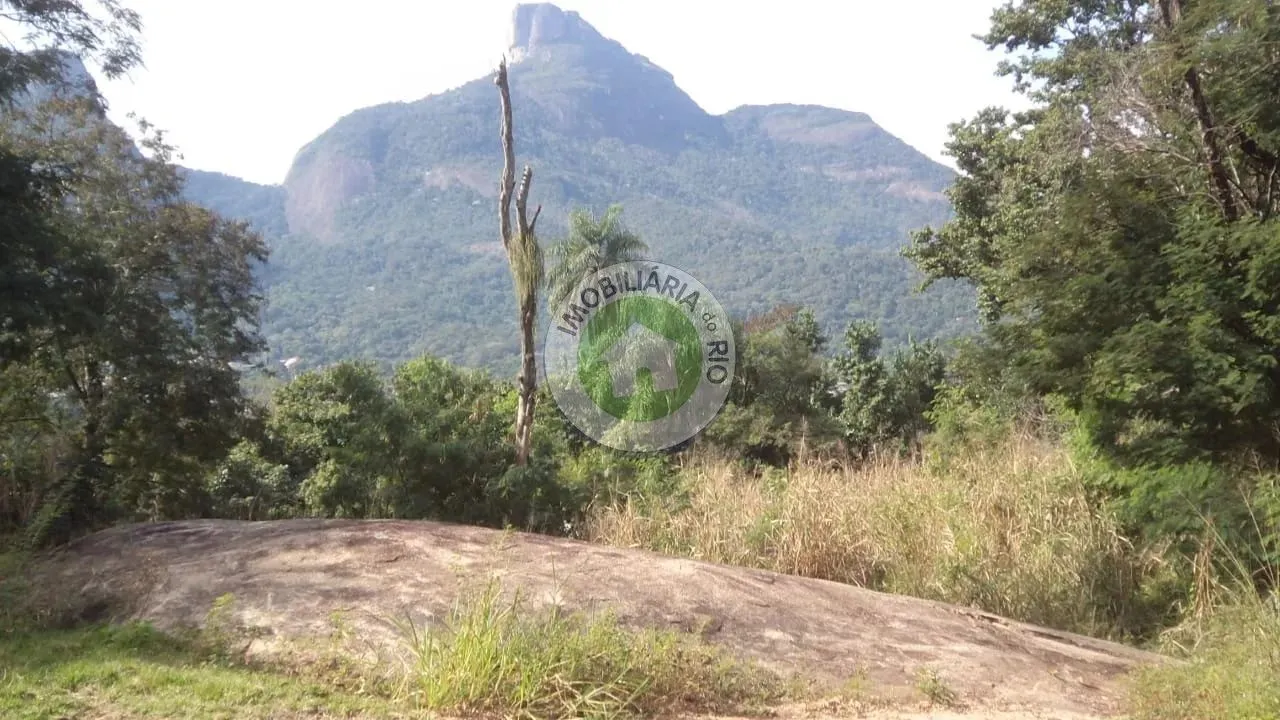 Terreno plano no melhor condomínio do Itanhangá!
