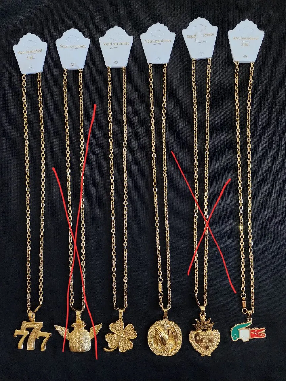 Coerentes com pingente douradas