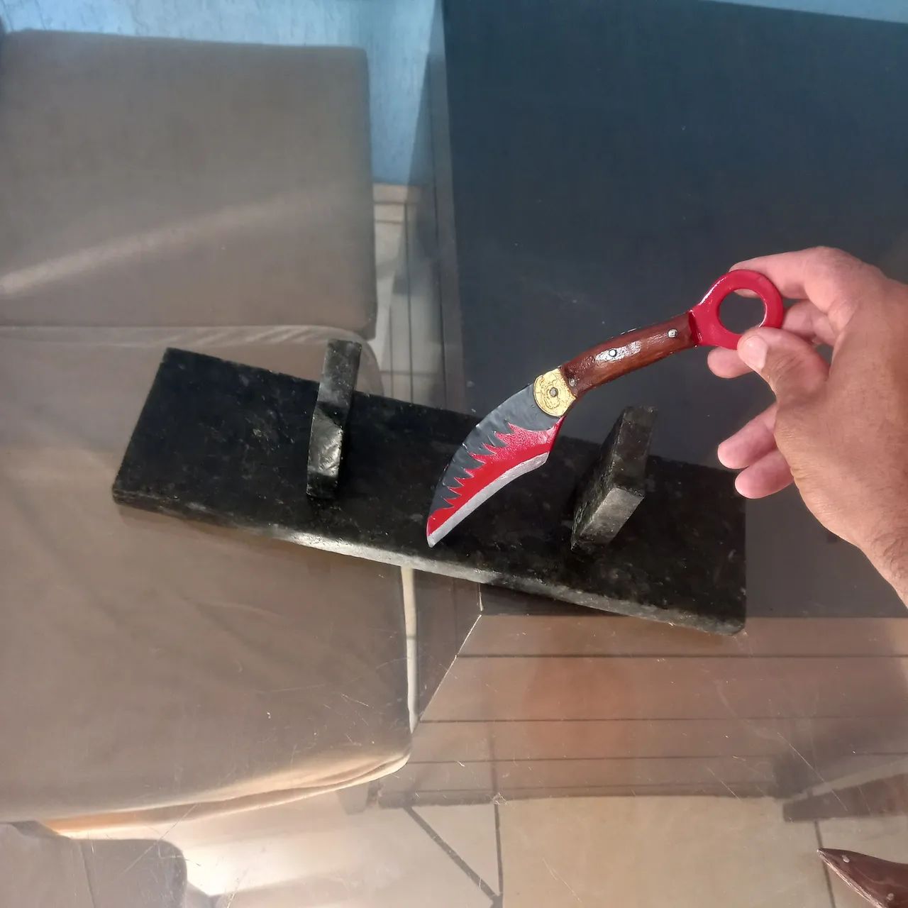Duas lindas facas artezanais com suporte pra mesa - Foto 4