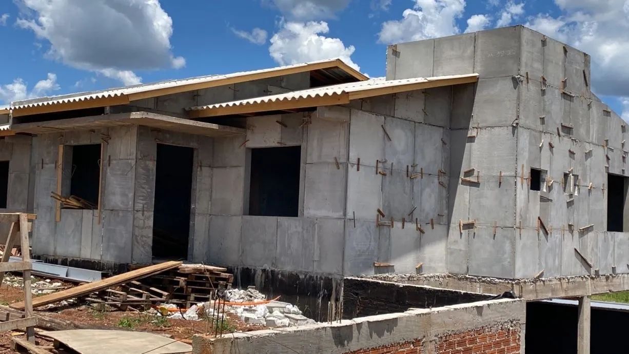 Construção de baixo custo !!! Blocom premoldado ,Fundação e Estrutura de Concreto 