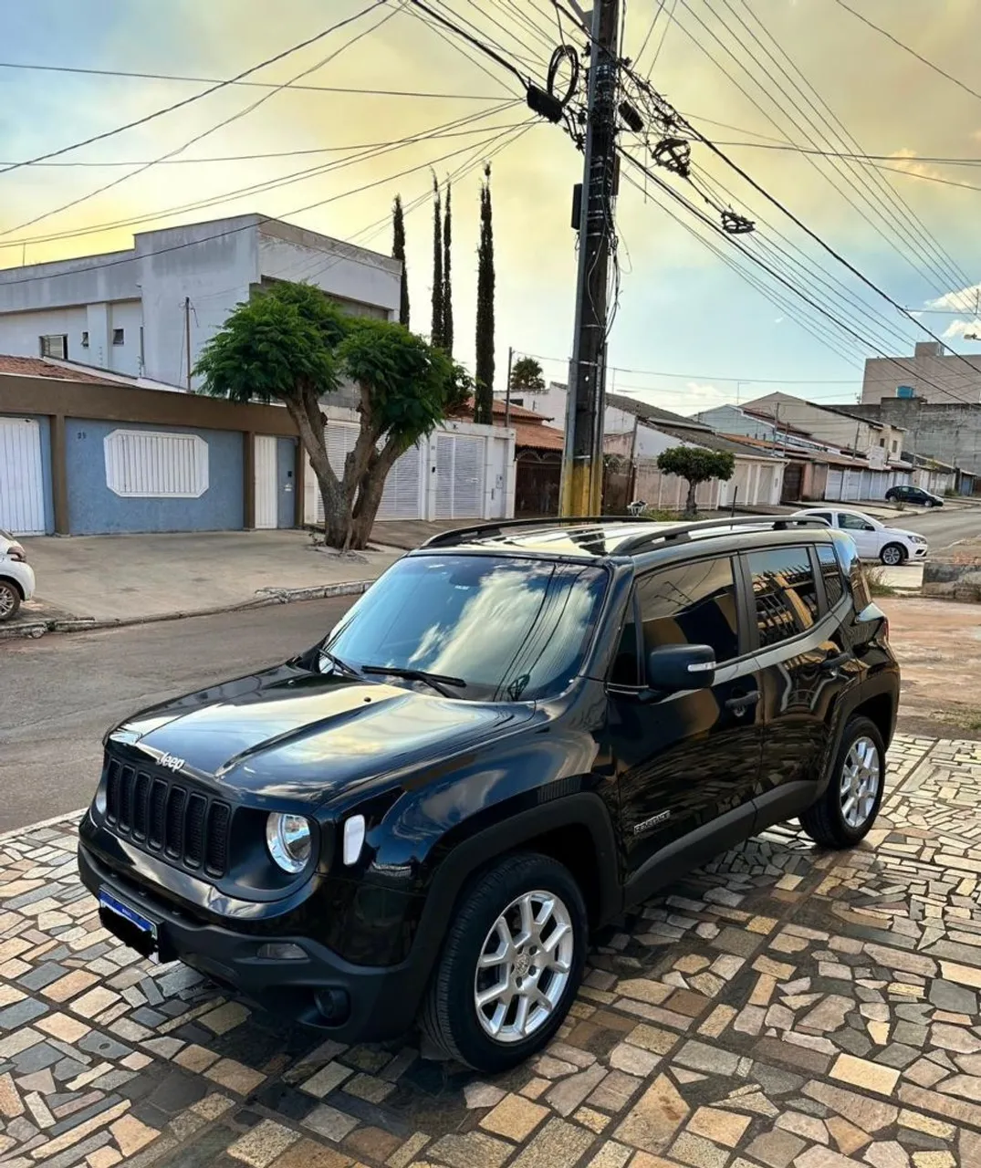 Renegade 1.8 Sport 2021 automático!
