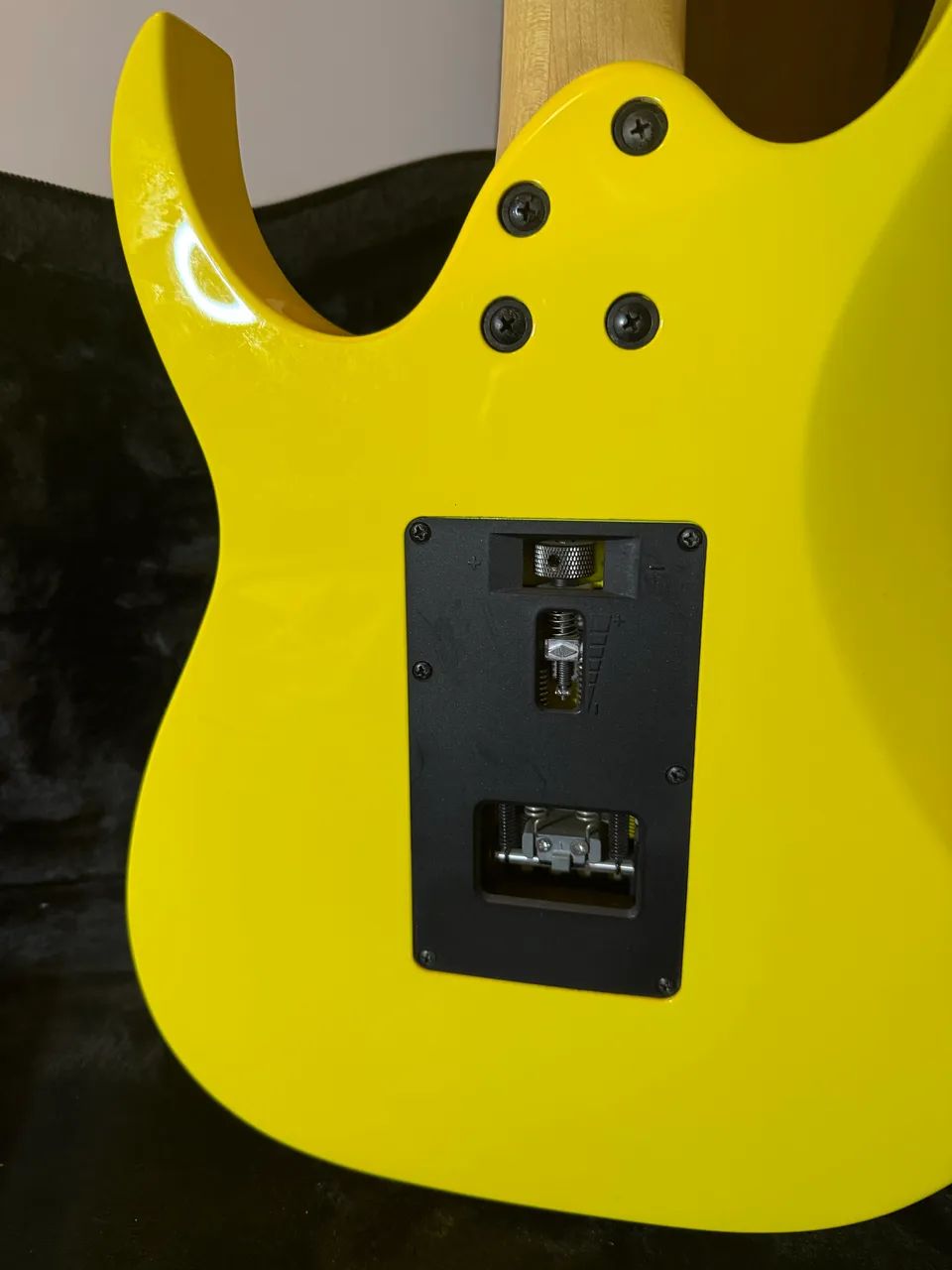 NEGOCIO PREÇO Ibanez RG 350 Amarela com case - Foto 5