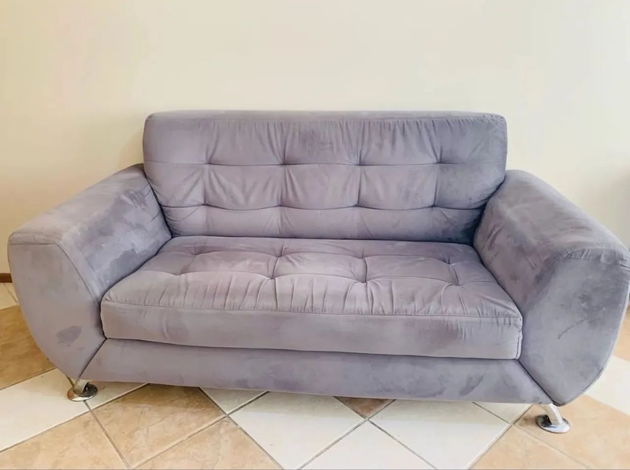 Sofá 2 Lugares Cinza com Design Moderno