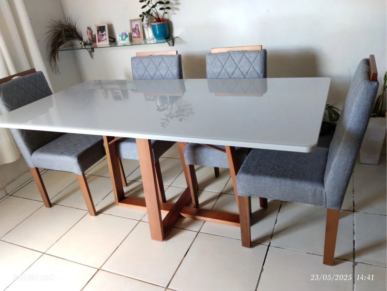 Mesa de Jantar com 6 Cadeiras resistente de madeira  - Foto 3