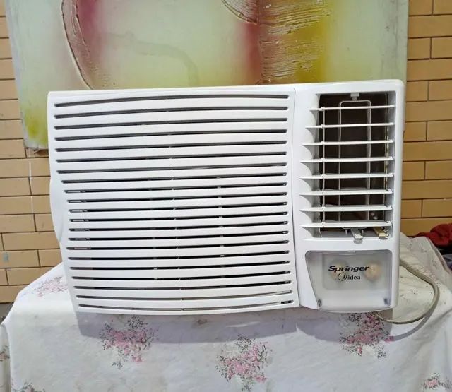 Ar condicionado 12.000 BTUS Gelando e funcionando perfeitamente