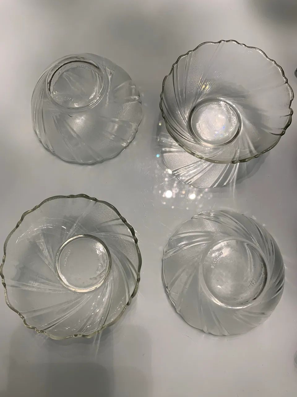 Kit de Tigelas 4 vidro transparente 12x6cm + 4 de plástico rígido 15x15x4cm altura  - Foto 3