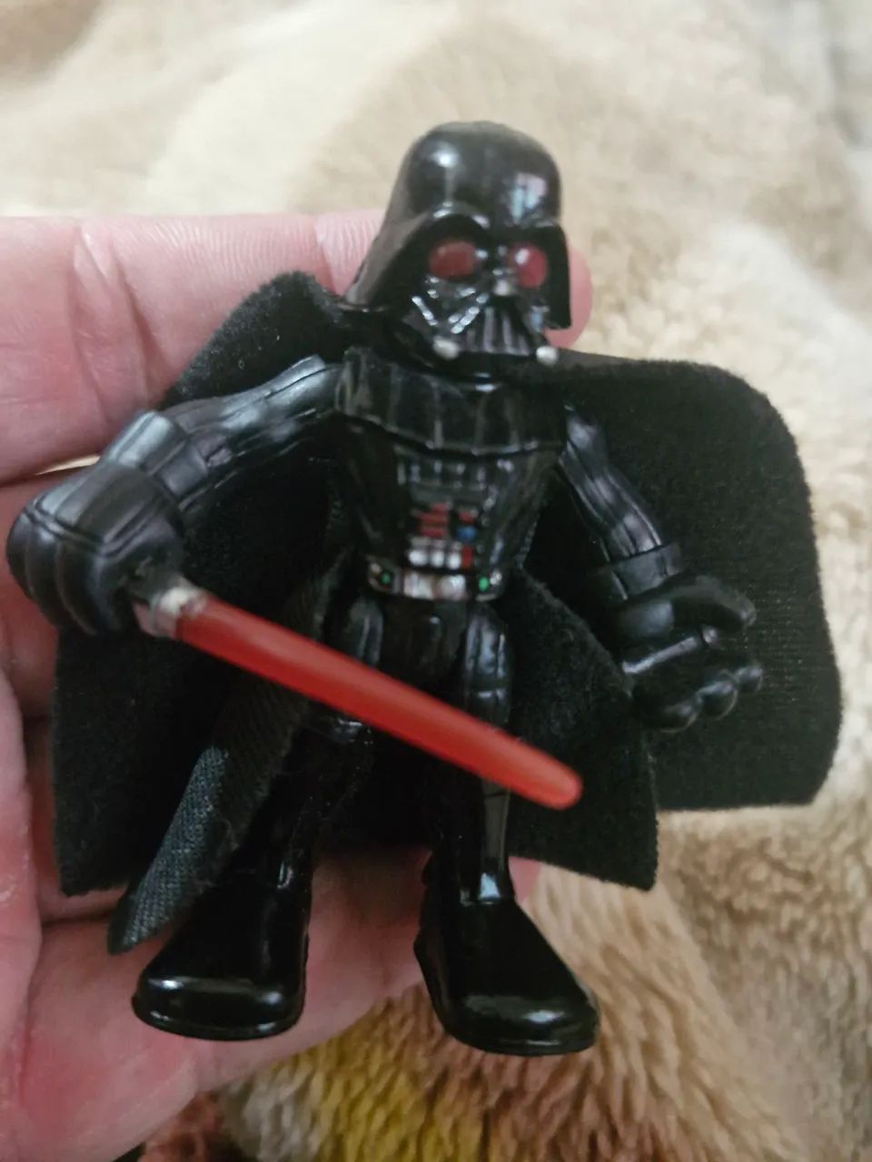 Action Figure Darth Vader - Colecionável Playskool Hasbro - 7cm - Foto 3