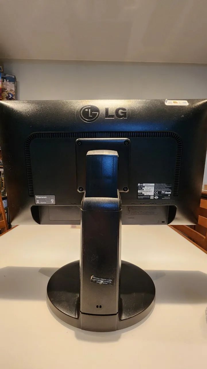 Monitor Lg Flatron 22mp55pq 21,5 Polegadas Excelente Estado com Visor horz/vertical - Foto 4