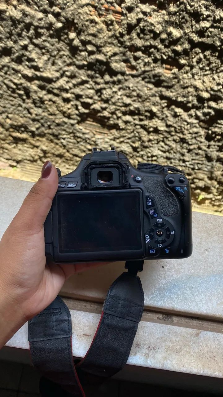 Canon T3i + lente 18-55mm IS II - Foto 3