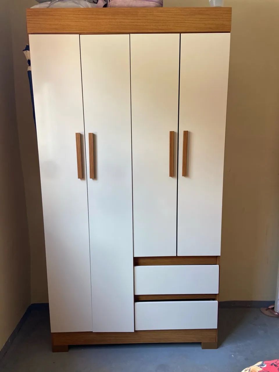 Vende-se guarda roupa 
