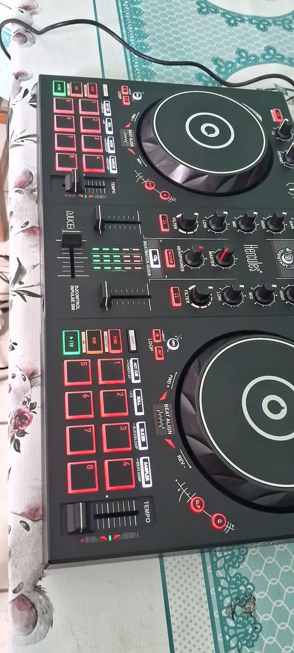 Vendo controladora Hércules pulse 300 e notebook 