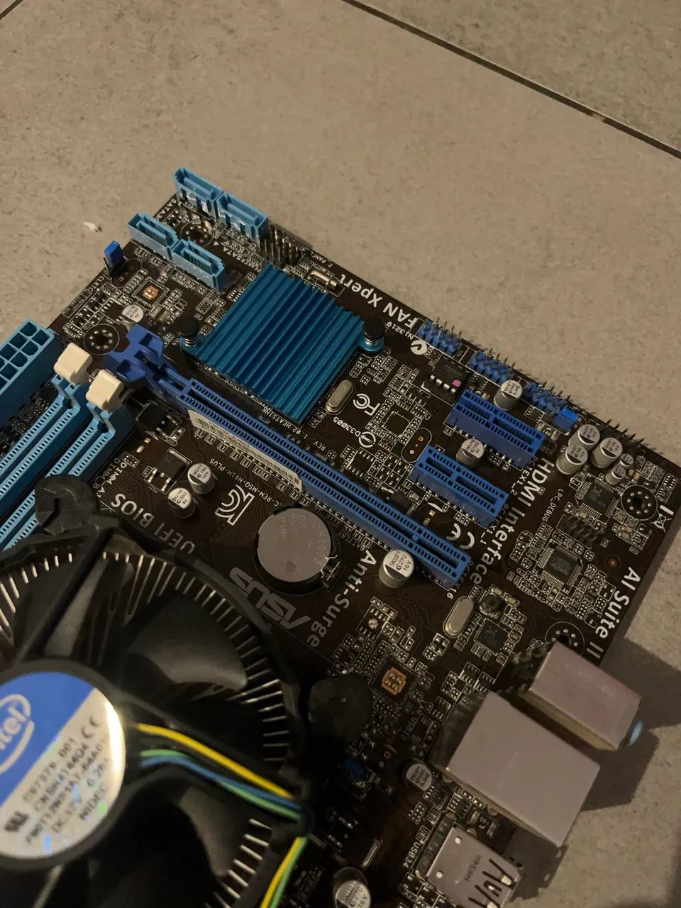 Kit Placa-mãe ASUS H61M-A/BR + Processador Intel + Cooler - Funcionando. - Foto 2